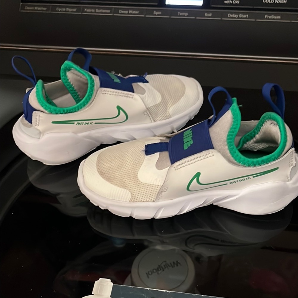 Nike Kids White and Green Sneakers